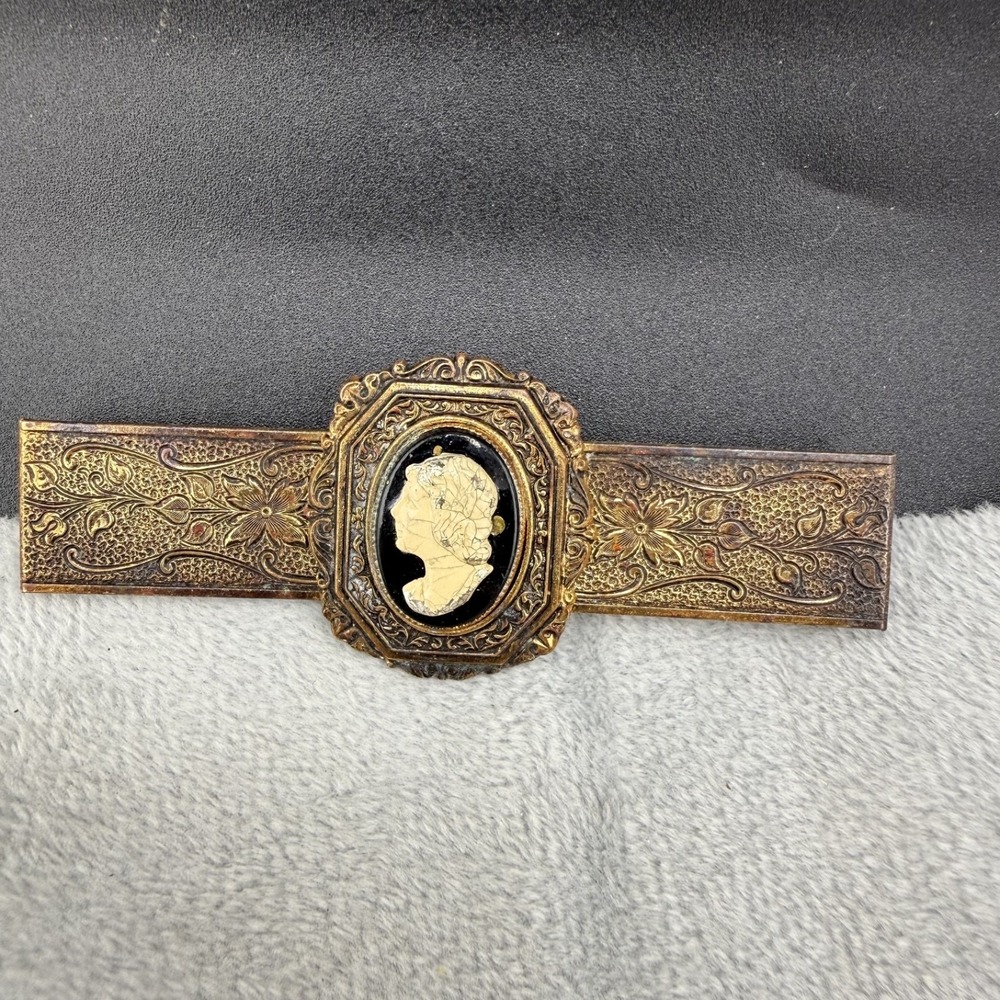 Vintage Victorian Cameo Brooch Left Facing Gold Tone Old